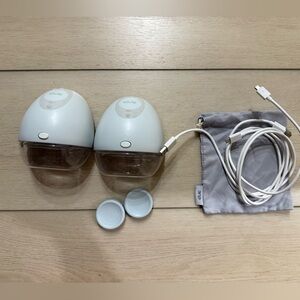 Elvie White Wearable Breast Pump Set